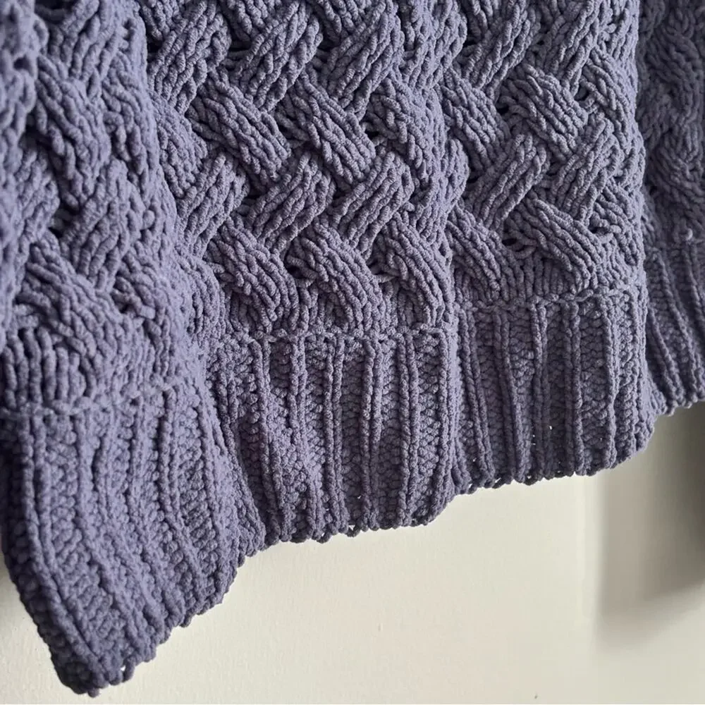 Kendall & Kylie Crew Neck Purple Soft Chunky Cable Knit Cropped Sweater Size S - Picture 3 of 6